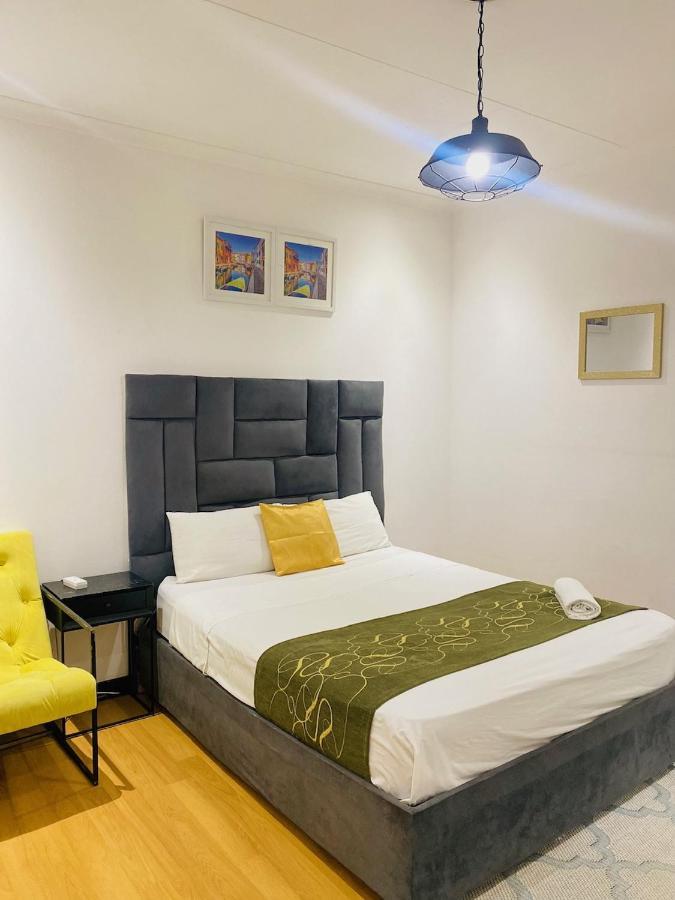 Airport Royal Guest House Kempton Park Dış mekan fotoğraf